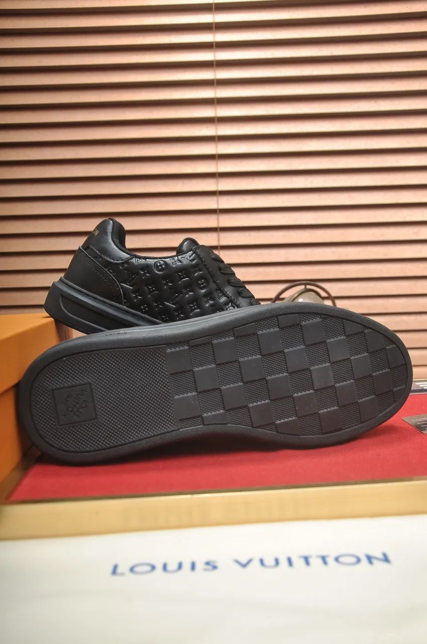 Men's shoes💰440💶【LOUIS VUITTON】Same model from LV.Louis Vuitton official website [satisfied] original single hot model LV original factory cowhide material👑1:1 original plate sheepskin lining, body accessories one-to-one molding💪 counter quality 🙏 Dear friends, if you still worry about wearing matching shoes💋, then these shoes are your best choice🎁🎁! 38-45 (45 is custom-made and cannot be returned or exchanged)